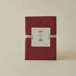 New Home Belle Tablecloth, 140x200cm, Tablecloths