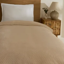 Outlet Leaves Wellsoft Blanket, Single, 150x200cm, Ecru Throws & Blankets