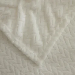 Leaves Wellsoft Blanket, Single, 150x200cm, White Throws & Blankets