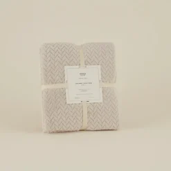 Outlet Leaves Wellsoft Blanket, 130x150cm, Light Grey Throws & Blankets