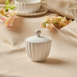 Hot New Daisy Stoneware Sugar Bowl, 230ml, White Storage Jars