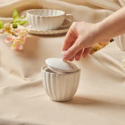 Hot New Daisy Stoneware Sugar Bowl, 230ml, White Storage Jars