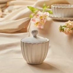 Hot New Daisy Stoneware Sugar Bowl, 230ml, White Storage Jars