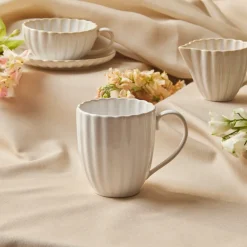 Online New Daisy Stoneware Mug, 410ml, White Mugs