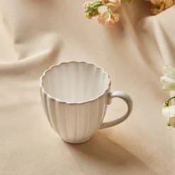 Sale New Daisy Stoneware Mug, 230ml, White Mugs