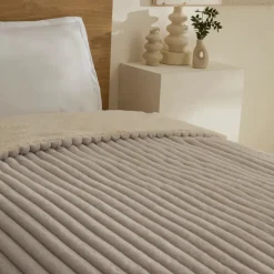 Best Stripe Sherpa Blanket, 150x200cm, Single, Light Grey Throws & Blankets