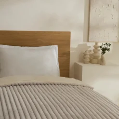 Best Stripe Sherpa Blanket, 150x200cm, Single, Light Grey Throws & Blankets