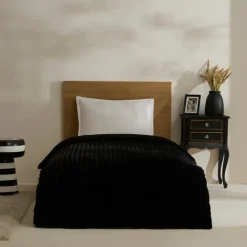 Hot Stripe Sherpa Blanket, 150x200cm, Black Throws & Blankets