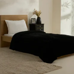 Hot Stripe Sherpa Blanket, 150x200cm, Black Throws & Blankets