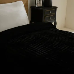 Hot Stripe Sherpa Blanket, 150x200cm, Black Throws & Blankets