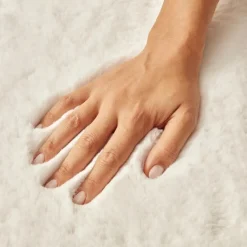 Discount Kasmir Rugs 7/24 Premium Faux Fur Rug, 80cmx150cm, White Faux Fur Rugs